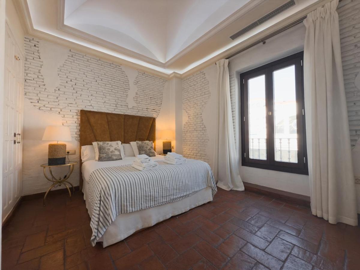 Monkeys Apartments Adriano & Terrace Seville Exterior photo